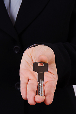 포토 JPG 해외이미지 스튜디오촬영 손 여자 컨셉 비즈니스 손가락 열쇠 부동산 추상 노동자 주택 선물 안전 사람 사람없음 세로 잡기 오픈 재산 닫기 보호 비밀 중개인 스마트 오브젝트 주기 경영자 잠금 보안 주인 보험 경영 정중 해외202004 해외포토 직업 무늬 모션 실내 건물 신체부위 금융 리더 파일형식 이미지허브