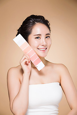 포토 JPG 스튜디오촬영 우먼라이프 여자 실내 한명 서기 미소 상반신 20대 성인 앞모습 뷰티 깨끗함 한국인 탱크톱 서류판 의료성형뷰티 여자만 성인여자한명만 피부톤 국내포토 1 라이프스타일 뷰포인트 컨셉 상의 모션 표정 사람 동양인 청년 내부 사무용품 피부 여자한명만 성인여자만 파일형식