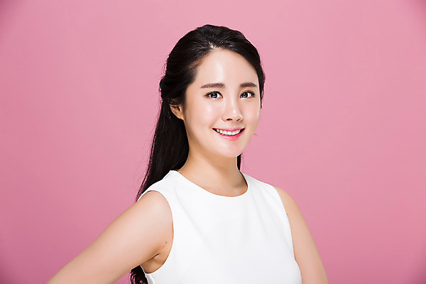 포토 JPG 스튜디오촬영 우먼라이프 여자 실내 한명 서기 미소 상반신 20대 성인 옆모습 뷰티 한국인 청순 의료성형뷰티 여자만 성인여자한명만 국내포토 1 라이프스타일 뷰포인트 컨셉 모션 표정 사람 동양인 청년 내부 여자한명만 성인여자만 파일형식