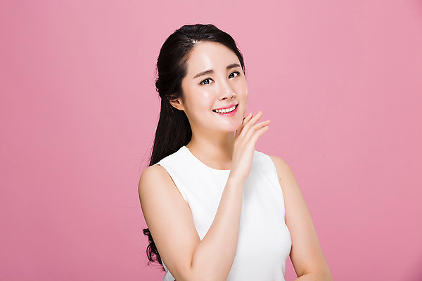 포토 JPG 스튜디오촬영 우먼라이프 여자 실내 한명 서기 미소 손짓 상반신 20대 성인 옆모습 뷰티 한국인 청순 의료성형뷰티 여자만 성인여자한명만 국내포토 1 라이프스타일 뷰포인트 컨셉 모션 표정 사람 동양인 청년 내부 여자한명만 성인여자만 파일형식