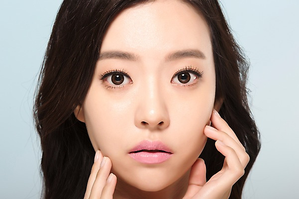 포토 JPG 스튜디오촬영 우먼라이프 여자 얼굴 실내 한명 손짓 근접촬영 상반신 20대 성인 앞모습 신체부위 뷰티 만지기 한국인 청순 의료성형뷰티 여자만 성인여자한명만 국내포토 1 라이프스타일 뷰포인트 컨셉 모션 사람 동양인 청년 내부 여자한명만 성인여자만 파일형식