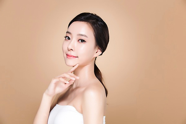 포토 JPG 스튜디오촬영 우먼라이프 여자 실내 한명 서기 미소 손짓 상반신 20대 성인 옆모습 화장 뷰티 깨끗함 한국인 의료성형뷰티 여자만 성인여자한명만 국내포토 1 라이프스타일 뷰포인트 컨셉 모션 표정 사람 동양인 청년 내부 여자한명만 성인여자만 파일형식