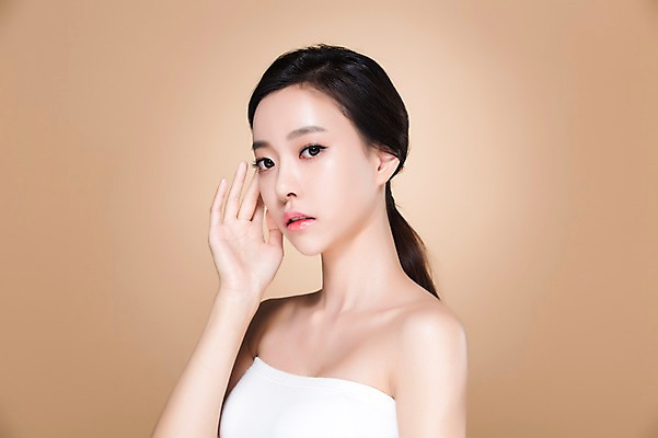 포토 JPG 스튜디오촬영 우먼라이프 여자 실내 한명 서기 손짓 상반신 20대 성인 옆모습 화장 뷰티 깨끗함 한국인 의료성형뷰티 여자만 성인여자한명만 국내포토 1 라이프스타일 뷰포인트 컨셉 모션 사람 동양인 청년 내부 여자한명만 성인여자만 파일형식