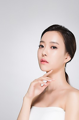 포토 JPG 스튜디오촬영 우먼라이프 여자 실내 한명 손짓 상반신 20대 성인 옆모습 화장 뷰티 깨끗함 한국인 의료성형뷰티 여자만 성인여자한명만 국내포토 1 라이프스타일 뷰포인트 컨셉 모션 사람 동양인 청년 내부 여자한명만 성인여자만 파일형식