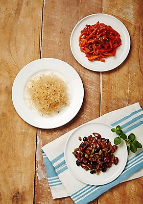 포토 JPG 스튜디오촬영 한식 반찬 실내 사람없음 도라지생채 집밥 콩자반 오징어실채볶음 국내포토 음식 내부 파일형식