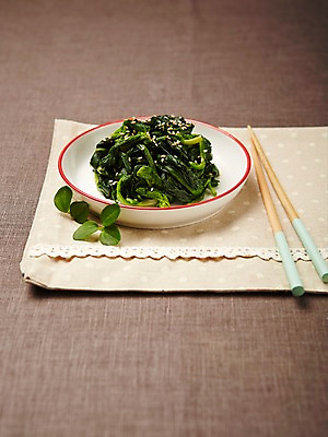 포토 JPG 스튜디오촬영 한식 젓가락 반찬 실내 사람없음 시금치나물 집밥 국내포토 음식 수저 내부 파일형식