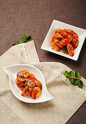 포토 JPG 스튜디오촬영 한식 반찬 실내 사람없음 비엔나소시지 집밥 칠리새우 국내포토 음식 내부 소시지 파일형식