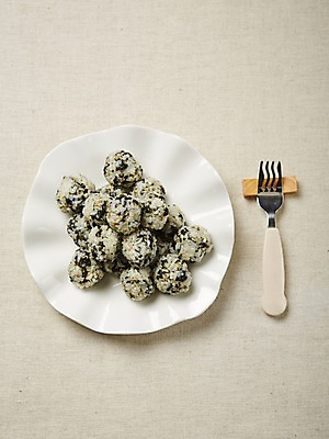 포토 JPG 스튜디오촬영 한식 포크 실내 사람없음 주먹밥 집밥 국내포토 식기 음식 밥 내부 파일형식