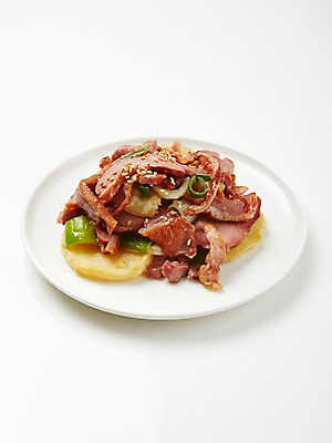 포토 JPG 스튜디오촬영 한식 반찬 실내 사람없음 오리고기 집밥 훈제오리 국내포토 음식 오리 육류 내부 훈제 파일형식