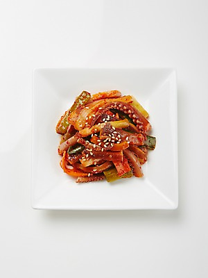 포토 JPG 스튜디오촬영 한식 반찬 실내 사람없음 오징어볶음 집밥 국내포토 음식 내부 볶음 파일형식