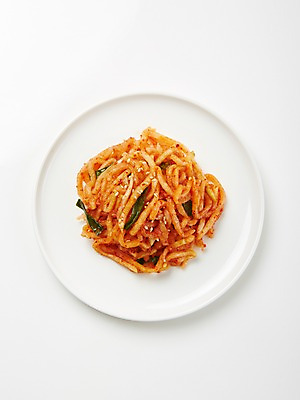 포토 JPG 스튜디오촬영 한식 반찬 실내 사람없음 무생채 집밥 국내포토 음식 내부 파일형식