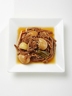 포토 JPG 스튜디오촬영 한식 반찬 실내 사람없음 장조림 메추리알장조림 쇠고기장조림 집밥 국내포토 음식 내부 조림 파일형식