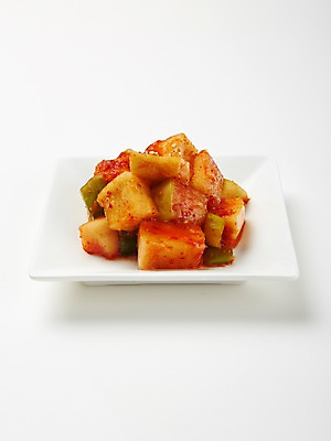 포토 JPG 스튜디오촬영 한식 반찬 실내 사람없음 깍두기 발효 발효음식 집밥 국내포토 음식 김치 내부 파일형식