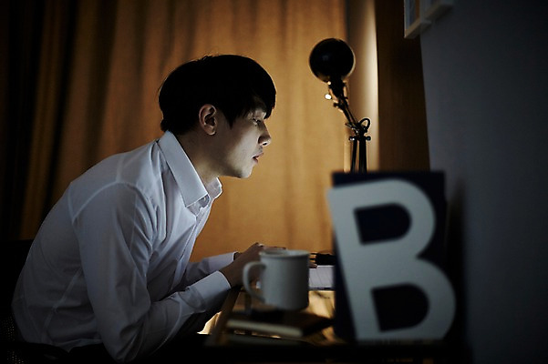 포토 JPG 남자 맨라이프 실내 피곤 한명 앉기 상반신 20대 성인 옆모습 한국인 업무 비즈니스맨 퇴근 남자만 성인남자한명만 국내포토 1 라이프스타일 뷰포인트 컨셉 비즈니스 모션 사람 동양인 청년 내부 작업 직장인 출퇴근 남자한명만 성인남자만 파일형식