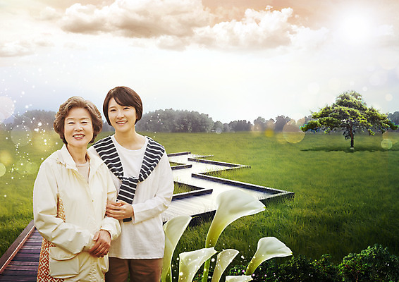 PSD 나무 구름 편집 편집이미지 여자 노년 여행 가족 하늘 가족여행 웃음 초원 상반신 성인 두명 30대 산책로 한국인 60대 카라 이미지편집 자연요소 식물 꽃 길 관계 표정 사람 동양인 장년 파일형식