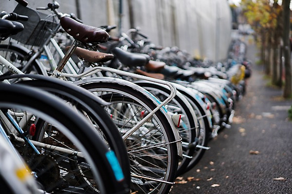 포토 JPG 주간 해외풍경 거리풍경 사람없음 야외 아웃포커스 일본 자전거 도쿄 주차 국내포토 자연요소 해외 아시아 거리 촬영기법 풍경 바이크 파일형식