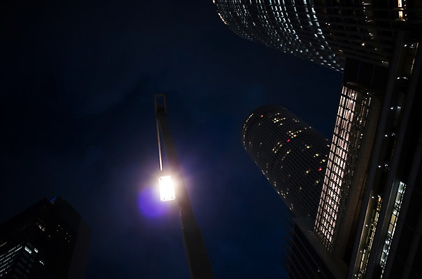 포토 JPG 해외풍경 로우앵글 야경 가로등 빌딩 사람없음 야외 빛 도시풍경 일본 고층빌딩 나고야 국내포토 해외 공공시설 아시아 뷰포인트 풍경 건물 도시 야간 파일형식 풍경_경치