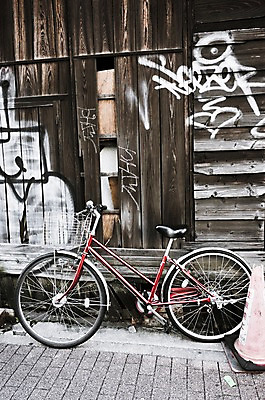 포토 JPG 주간 해외풍경 사람없음 야외 도시풍경 일본 자전거 그래피티 목조주택 칼라콘 나고야 국내포토 자연요소 해외 아시아 풍경 바이크 도시 낙서 안전장비 그림 파일형식