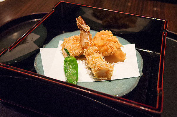 포토 JPG 접시 음식 일본문화 고추 새우 근접촬영 사람없음 새우튀김 일본음식 국내포토 동양문화 식기 뷰포인트 외국문화 채소 갑각류 튀김 파일형식