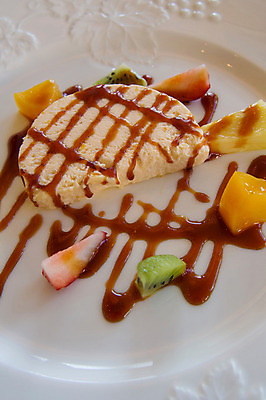 포토 JPG 접시 음식 일본문화 딸기 아이스크림 디저트 키위 사람없음 후르츠칵테일 초코시럽 일본음식 국내포토 동양문화 식기 외국문화 과일 초콜릿 시럽 파일형식