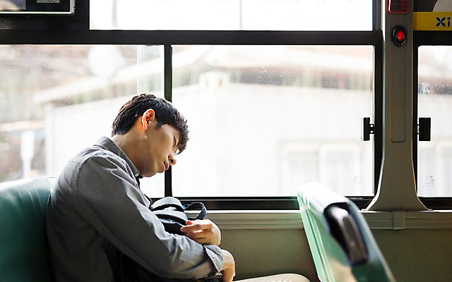 포토 JPG 주간 남자 버스 한명 20대 성인 한국인 졸음 취업준비생 성인남자한명만 국내포토 자연요소 1 감정 육상교통 대중교통 사람 동양인 청년 구직 남자한명만 성인남자만 파일형식