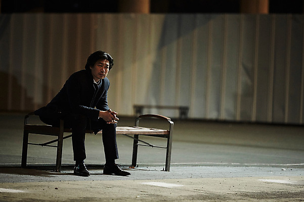 포토 JPG 전신 공원 남자 40대 중년 벤치 중년라이프 한명 앉기 정장 성인 야외 앞모습 한국인 고독 야간 퇴근 퇴근길 남자만 중년남자한명만 국내포토 자연요소 1 라이프스타일 옷 공공시설 감정 뷰포인트 의자 모션 사람 동양인 출퇴근 남자한명만 중년남자만 파일형식