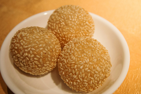 포토 JPG 접시 음식 디저트 근접촬영 사람없음 중식 깨 크로켓 국내포토 식기 뷰포인트 식재료 튀김 조미료 파일형식