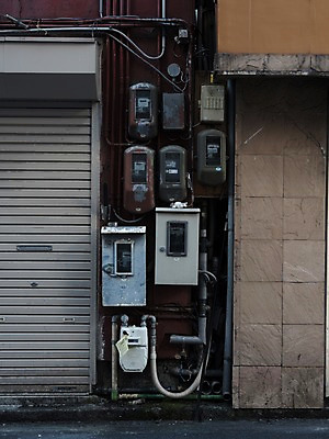포토 JPG 주간 해외풍경 벽 거리풍경 사람없음 야외 도시풍경 일본 파이프 계량기 셔터 국내포토 자연요소 해외 아시아 거리 풍경 도시 파일형식