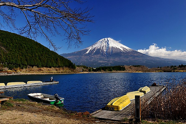 포토 JPG 주간 구름 해외풍경 자연 하늘 한명 사람 풍경 야외 항구 나뭇가지 만년설 낚시꾼 후지산 선박 국내포토 자연요소 나무 1 해외 수상교통 교통시설 산 일본 세계문화유산 생태계 파일형식