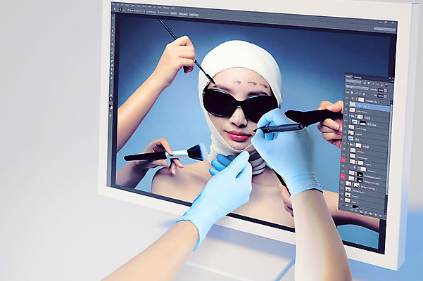 JPG 편집이미지 여자 한명 20대 성인 그래픽 선글라스 뷰티 모니터 한국인 성형수술 디지털합성 합성 포토샵 수술장갑 머리붕대 메이크업브러쉬 디지털아트 의료성형뷰티 편집실사 1 안경 장갑 사람 동양인 청년 컴퓨터 붓 수술 CG 파일형식