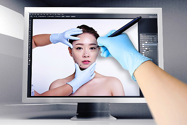 JPG 편집이미지 여자 한명 20대 성인 그래픽 뷰티 펜 모니터 한국인 성형수술 디지털합성 합성 수술장갑 디지털아트 의료성형뷰티 편집실사 1 장갑 사람 동양인 청년 컴퓨터 필기구 수술 CG 파일형식
