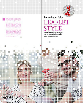 PSD 서양인 템플릿 편집 1 표지디자인 북디자인 출판디자인 여자 표지 남자 안경 커피 리플렛 2단접지 북커버 공 회의 웃음 팜플렛 상반신 20대 성인 세명 태블릿 비즈니스맨 비즈니스우먼 이미지템플릿 외국인 잡화 음료 비즈니스 표정 사람 청년 전자제품 스마트기기 직장인 파일형식