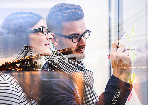 PSD 서양인 편집 편집이미지 여자 남자 실루엣 안경 회의 상반신 20대 성인 두명 옆모습 강 기록 도시 비즈니스맨 비즈니스우먼 야간 매직펜 가교 이미지편집 자연요소 외국인 건축물 잡화 뷰포인트 비즈니스 촬영기법 사람 청년 직장인 파일형식