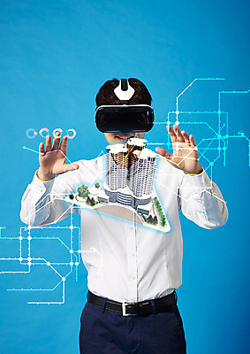 PSD 편집 편집이미지 남자 스마트라이프 한명 빌딩 상반신 성인 30대 한국인 비즈니스맨 스마트 3D영화 지하철노선도 터치스크린 가상현실 오큘러스 VR기기 이미지편집 1 라이프스타일 컨셉 비즈니스 사람 동양인 건물 장년 기계 직장인 영화 노선도 파일형식