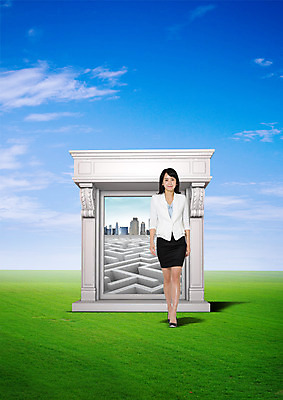 전신 PSD 구름 편집 편집이미지 여자 하늘 한명 서기 빌딩 잔디 20대 성인 문 한국인 비즈니스우먼 미로 이미지편집 자연요소 식물 1 비즈니스 모션 사람 동양인 청년 건물 직장인 파일형식