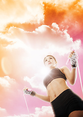 PSD 구름 편집 편집이미지 여자 로우앵글 장갑 하늘 한명 상반신 20대 성인 운동복 운동 노을 한국인 탱크톱 줄넘기 이미지편집 자연요소 1 잡화 옷 뷰포인트 상의 건강 사람 동양인 청년 파일형식