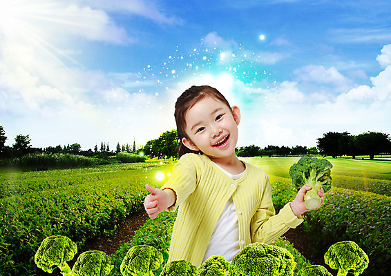 PSD 구름 편집 편집이미지 웰빙 음식 밭 하늘 한명 웃음 손짓 소녀 상반신 한국인 최고 브로콜리 유기농 이미지편집 자연요소 1 여자 어린이 농업 채소 모션 표정 사람 동양인 파일형식