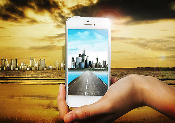 PSD 구름 편집 편집이미지 손 도로 하늘 한명 빌딩 해변 신체부위 스마트폰 노을 원근감 이미지편집 자연요소 1 길 바다 뷰포인트 교통시설 사람 건물 핸드폰 스마트기기 파일형식