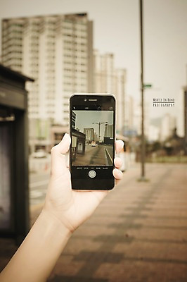 주간 PSD 편집이미지 손 모바일 아파트 거리풍경 들기 야외 신체부위 스마트폰 도시풍경 사진촬영 버스정류장 디지털합성 분양 디지털아트 이미지편집 자연요소 모션 부동산 거리 주택 사람 풍경 핸드폰 스마트기기 촬영 도시 역 파일형식