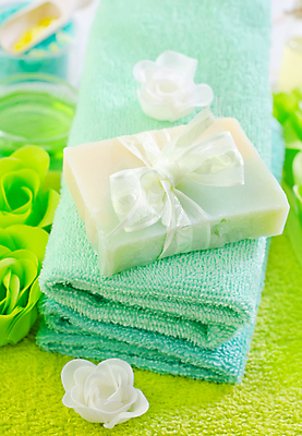 포토 JPG 해외이미지 꽃 리본 사람없음 초록색 수건 스파 스파용품 비누 아로마테라피 해외202004 해외포토 식물 컬러 위생용품 오브젝트 테라피 파일형식 이미지허브
