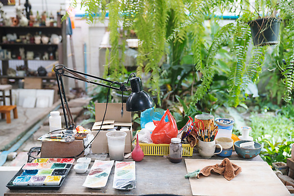포토 JPG 해외이미지 디자인 교육 백그라운드 교실 학교 미술 취미 사람없음 사무실 페인트 붓 업무 그리기 팔레트 공예 그림 예술가 화가 해외202004 해외포토 직업 비즈니스 모션 문화예술 작업 파일형식 이미지허브