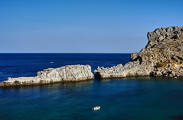 포토 JPG 해외이미지 유럽 바다 섬 자연 하늘 산 풍경 사람없음 물 만 보트 지중해 그리스 포트 수평선 해외202004 해외포토 자연요소 나라 배_교통 생태계 파일형식 이미지허브