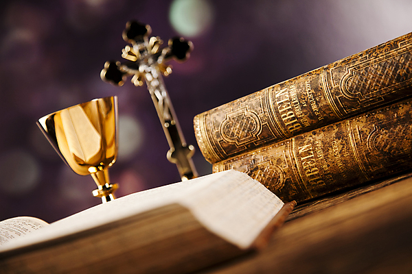 포토 JPG 해외이미지 기독교 종교 빵 십자가 옥수수 사람없음 책 교회 과자 믿음 성경 저녁식사 천주교 기도 예수 목사 확인 증거 신성 묵주 덩어리 설교 복음 성배 성찬식 성체 숭배 신앙심 해외202004 해외포토 감정 음식 종교용품 디저트 곡류 식사 신_종교 성직자 파일형식 이미지허브