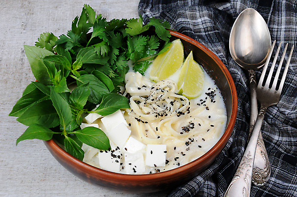 포토 JPG 해외이미지 접시 음식 조각 재료 부분 밥 반찬 치즈 파스타 건강 사람없음 옆모습 식사 저녁식사 면 양념 조미료 맛 수프 자르기 다발 먹기 허브 향신료 주사위 브런치 두부 깨 바질 점심식사 배급 해외202004 해외포토 식물 식기 뷰포인트 컨셉 식재료 모션 유제품 서양음식 향미료 파일형식 이미지허브