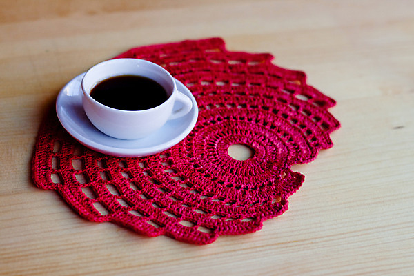 포토 JPG 해외이미지 1 그릇 접시 디자인 커피 음료 탁자 아침 사람없음 목재 컵 빨간색 빛 갈색 검은색 수확 흰색 직물 아침식사 커피잔 컵받침 묘사 오브젝트 냅킨 복고 핸드메이드 해외202004 해외포토 주간 나무 식기 컬러 가구 농업 재료 잔 식사 받침대 파일형식 이미지허브