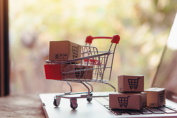 포토 JPG 해외이미지 산업 종이 컨셉 돈 인터넷 비즈니스 휴가 주택 사람없음 노트북 쇼핑 세일 상점 디지털 웹 카트 화물 시장 E 구매 상품 가격 사이버 상업 소매 온라인 물류 전자상거래 매각 목록 무료 공급 해외202004 해외포토 알파벳 건물 전자제품 운송업 재산 파일형식 이미지허브