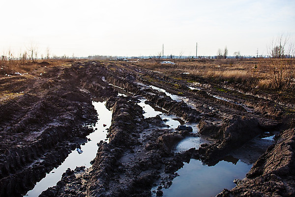 포토 JPG 해외이미지 도로 길 지구 밭 자연 거리 풍경 사람없음 야외 물 흙 봄 젖음 가을 시골 바퀴 습지 땅 당구 방향 바퀴자국 웅덩이 먼지 진흙 밟기 멀리 내추럴 땅바닥 방법 변소 선로 수평선 해외202004 해외포토 자연요소 계절 농업 교통시설 자국 모션 바닥 구기 생태계 파일형식 이미지허브