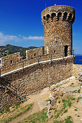포토 JPG 해외이미지 유럽 벽 바다 여행 백그라운드 건축양식 자연 하늘 휴가 미술 풍경 사람없음 야외 물 여름 파란색 빛 컬러풀 탑 바위 도시 성 중세 역사 스페인 보호 건축가 싸움 타운 옛날 해외202004 해외포토 자연요소 직업 건축물 계절 건축 나라 컬러 컨셉 모션 문화예술 돌_바위 생태계 파일형식 이미지허브