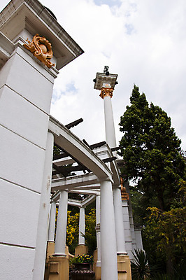 포토 JPG 해외이미지 모양 나무 공원 잎 건축양식 자연 하늘 주택 따뜻함 손바닥 사람없음 목재 초록색 컬러풀 노란색 맑음 봄 산책 나뭇가지 신선 관목 해외202004 해외포토 식물 손 계절 공공시설 건축 컬러 재료 날씨 휴식 건물 생태계 파일형식 이미지허브