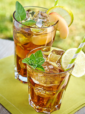 포토 JPG 해외이미지 음료 사람없음 야외 초록색 햇빛 노란색 얼음 칵테일 차 시원함 복숭아 라임 아이스티 해외202004 해외포토 자연요소 컬러 과일 주류 태양 파일형식 이미지허브